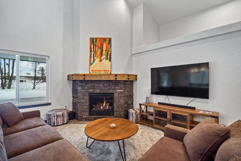 Elk Grove Getaway - B&B Ponderay