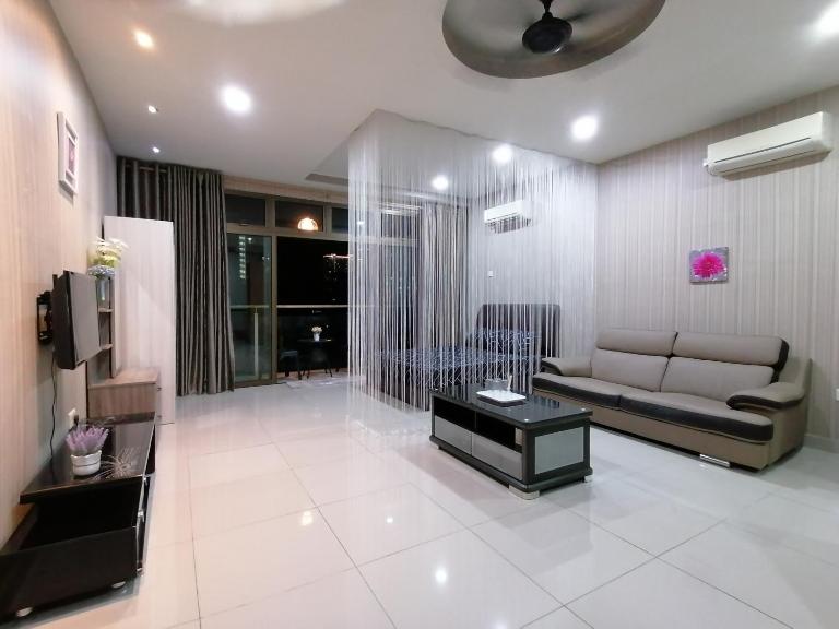 03A-Mount Austin Palazio Studio Homestay for 2pax WIFI - B&B Johor Bahru