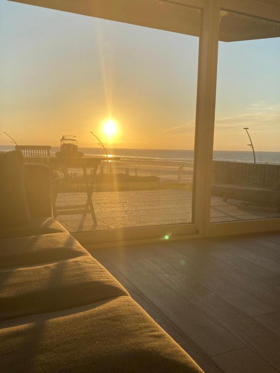 De Witte Berg met zonnig zeezicht & uniek terras! - B&B De Panne