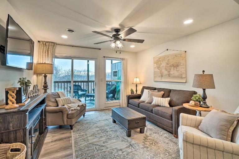Fish & Hike On-Site! Pet-Friendly Branson Condo - Bed and Breakfast Branson West