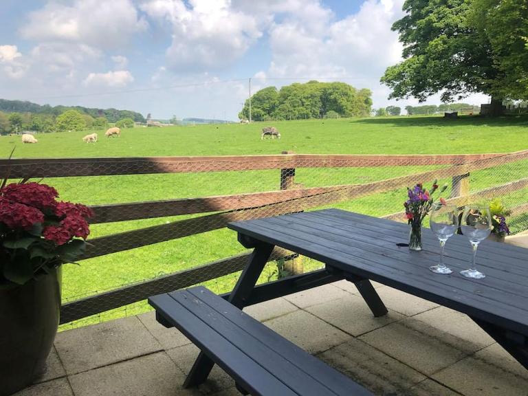 New Station Cottage, country views, great location - Chambres d'hôtes Sledmere