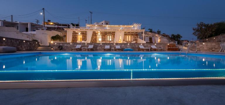 Anemi Suites - Bed and Breakfast Adámas