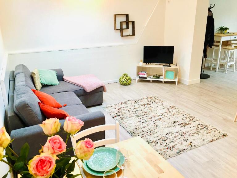 Chaleureux et spacieux appartement de centre-ville - Lit King Size - NETFLIX - B&B Cherbourg