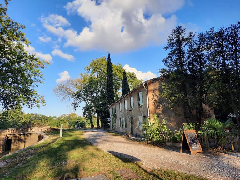 La Bonne Planque - Maison éclusière de La Planque - B&B Mas-Saintes-Puelles