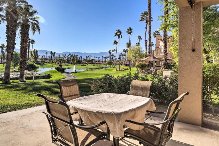 Near Golfing: Palm Desert Condo w/ Pool Access! - Chambres d'hôtes Palm Desert