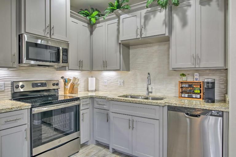 3 Mi to Downtown: Relaxing Stay in Edinburg Apt! - Chambres d'hôtes Edinburg