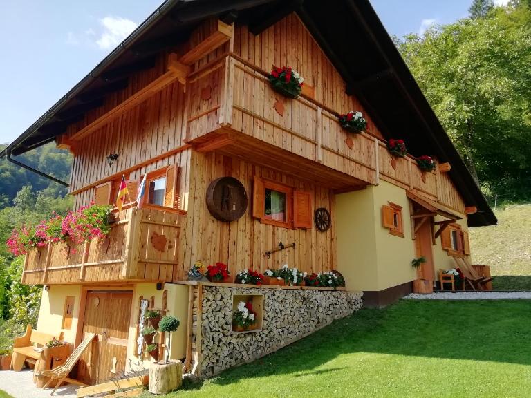 Počitniška hiška Kašta - Chambres d'hôtes Luce