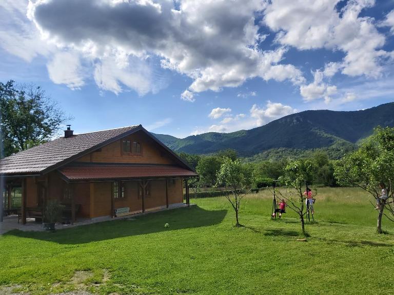 Wooden House Pia - B&B Brod na Kupi