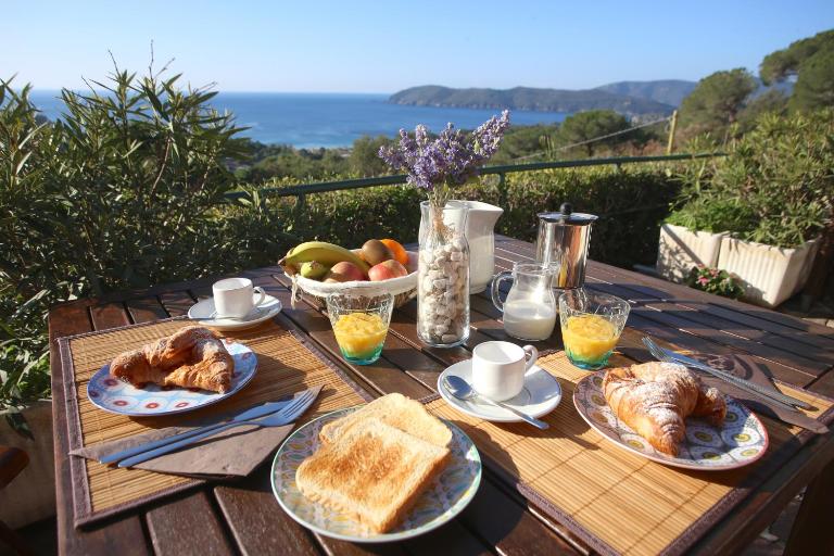 Ca' La Stella Sea-view Apartments - B&B Porto Azzurro