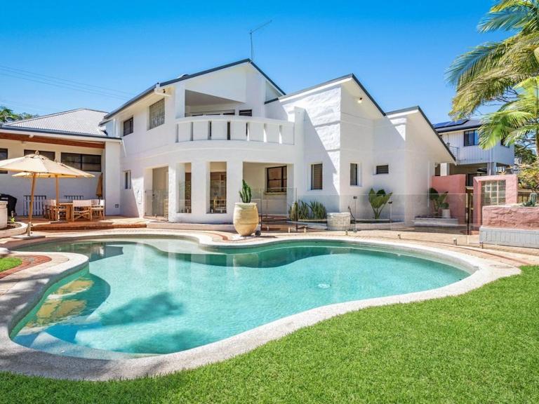 Le Dog Beach Club - chic home with pool - Chambres d'hôtes Byron Bay