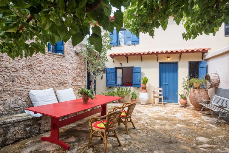 Hekate House, bohemian country house for 4 persons - B&B Xirostérnion