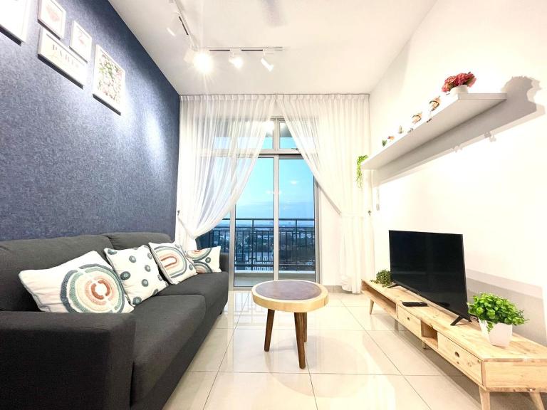 SKS Habitat 2BR by Luxecocoo CK Johor Bahru Larkin - B&B Johor Bahru