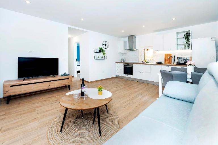 OTTO Cozy Sea view Apartment-Parking Included - Chambres d'hôtes Rovinj