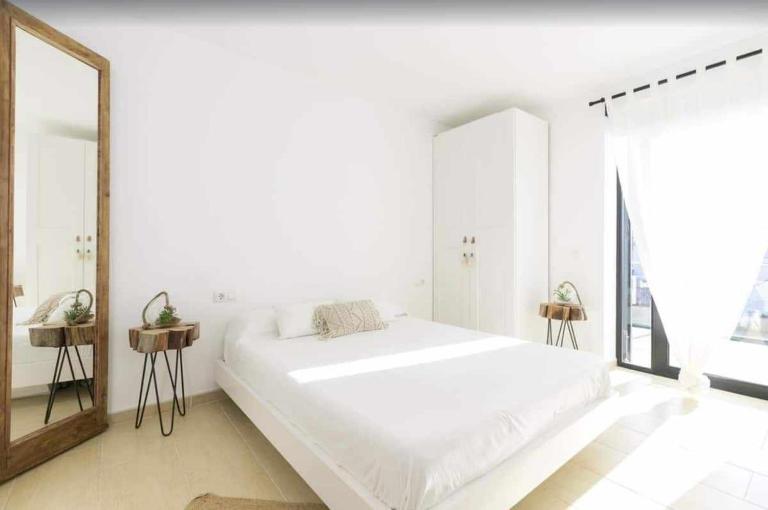 Maravilloso apto. de diseño a 1 minuto de la playa - Chambres d'hôtes Cala Santandria
