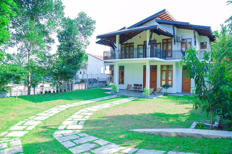 SaDev Lake Villa Bandaragama - B&B Bandaragama