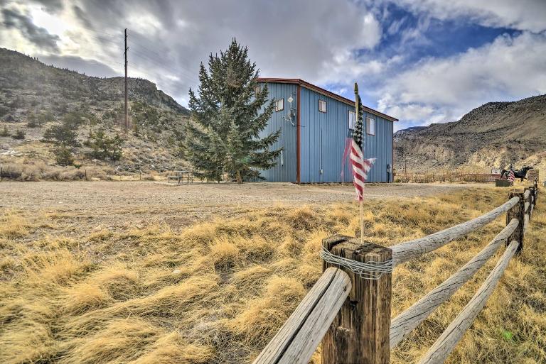 'Cedar Mountain Hideout' By Cody Night Rodeo! - B&B Cody