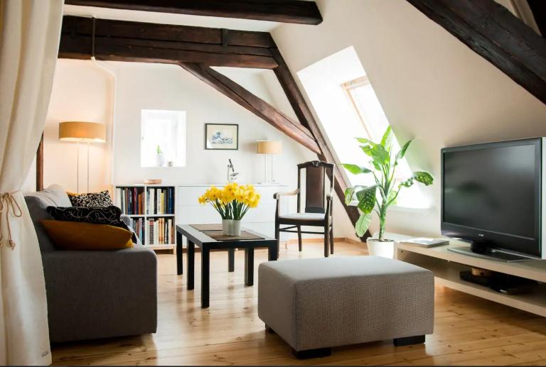Sunny mansard in the heart of Old Town - B&B Riga
