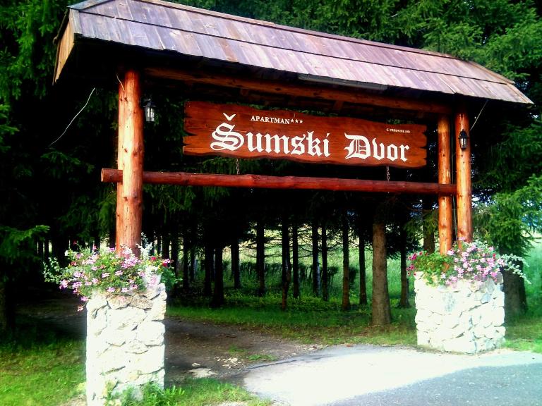 Guest House Šumski dvor - Bed and Breakfast Vrhovine