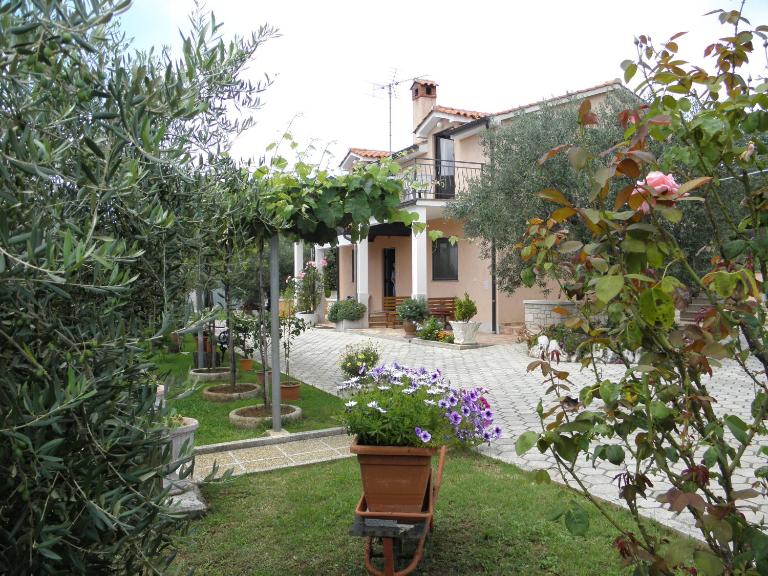 Apartments Mirjana - Bed and Breakfast Vrsar