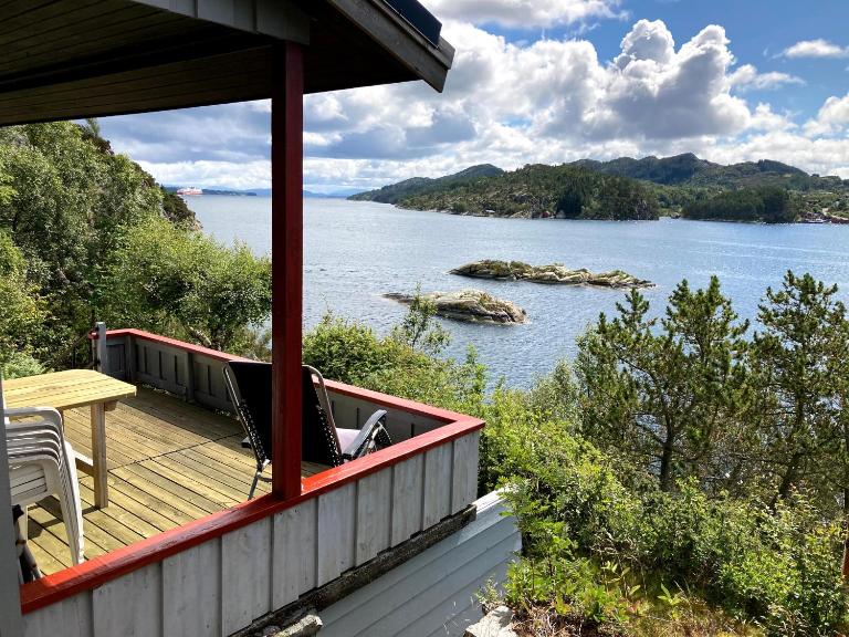 Bergen/Sotra:Waterfront cabin(s).Boat.Fish.Jacuzzi - B&B Haganes
