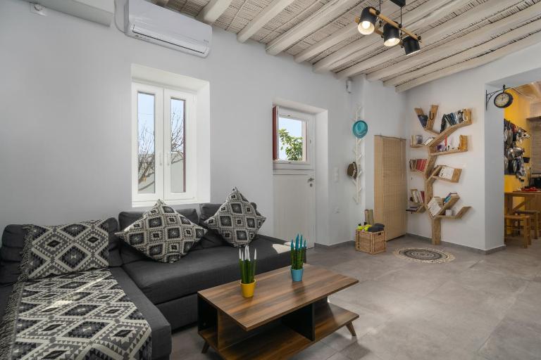 Milos Guesthouse - B&B Triovasalos