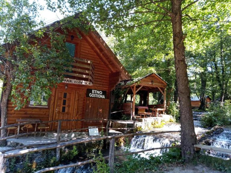 Apartmani i sobe "Vodenica" Janjske Otoke - B&B Šipovo