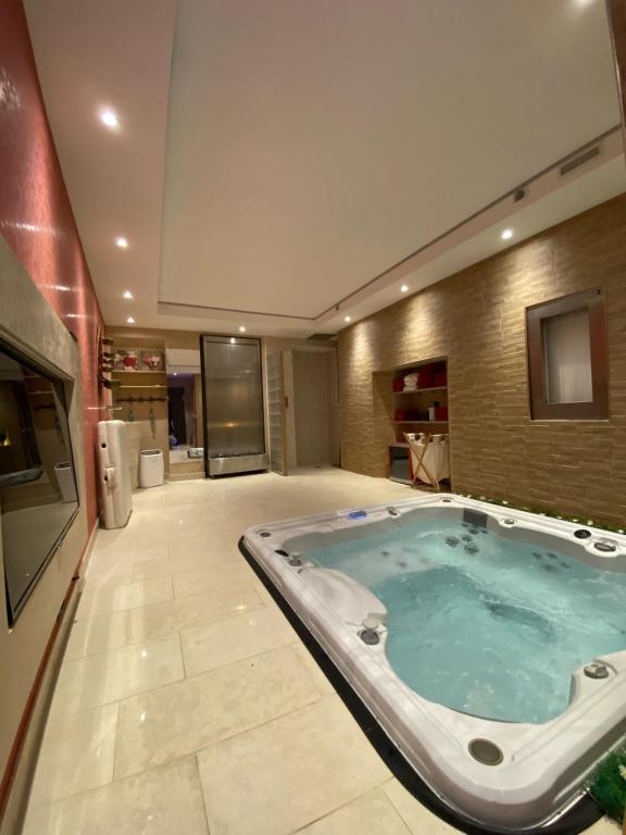 Chambres d'Hôtes Le Mimosa - Bed and Breakfast Saint-Saturnin-de-Lucian