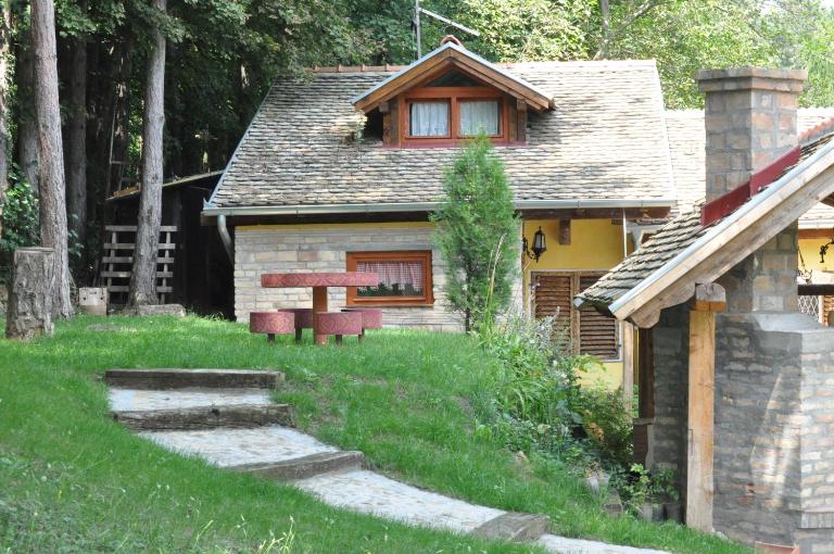 Apartments Borove Noci - Chambres d'hôtes Vrdnik
