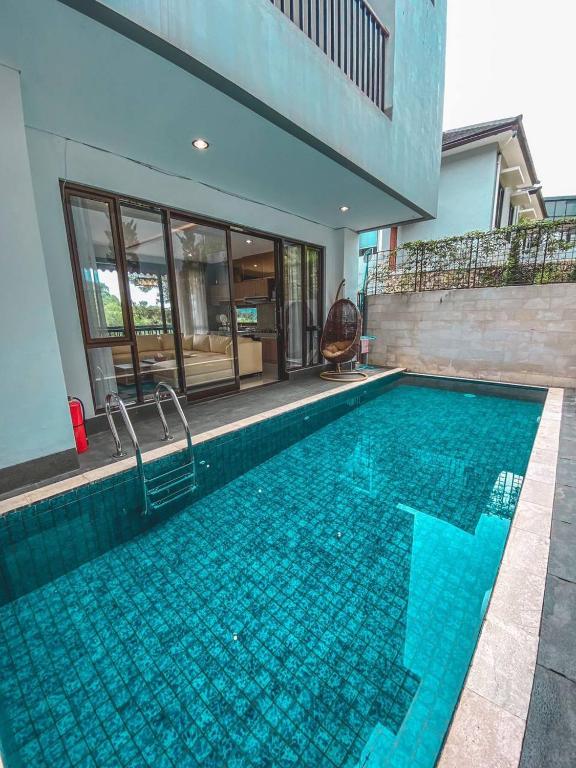 Platinum Dago Resort villa 15px Private Pool Bandung - B&B Bengkok