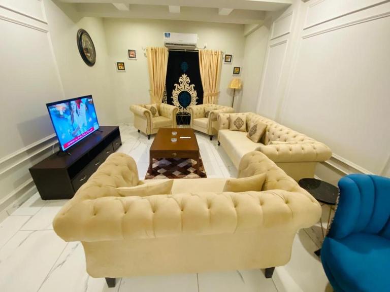 Holidazzle Serviced Apartments Bahria Town - B&B Rawalpindi
