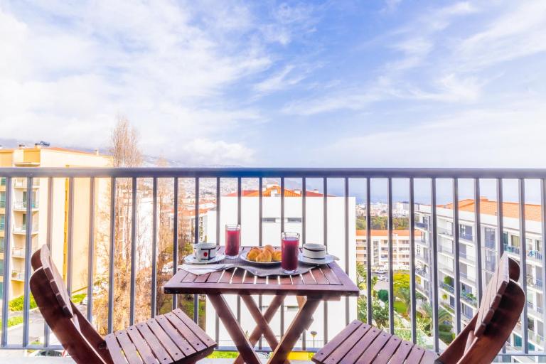 LULINA Two Bedroom by ALMA Holiday Rentals - B&B Funchal