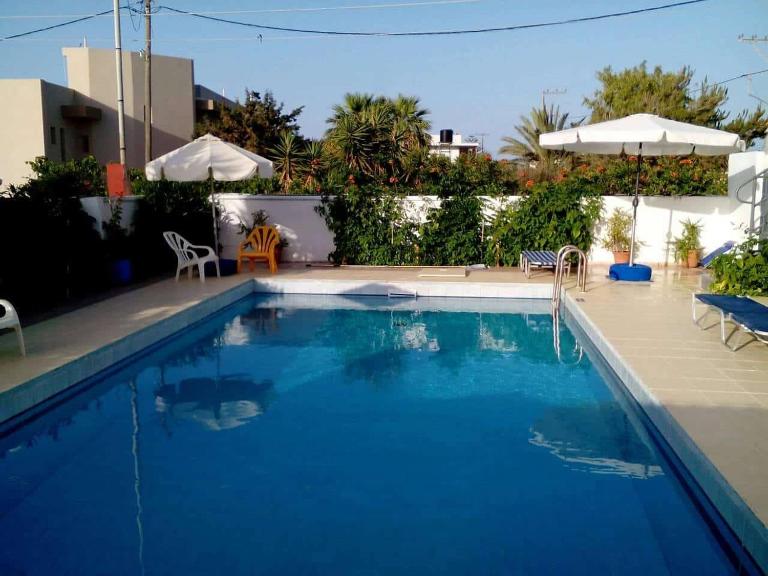 Villas Irene 3 Family Apartments - B&B Goúrnes