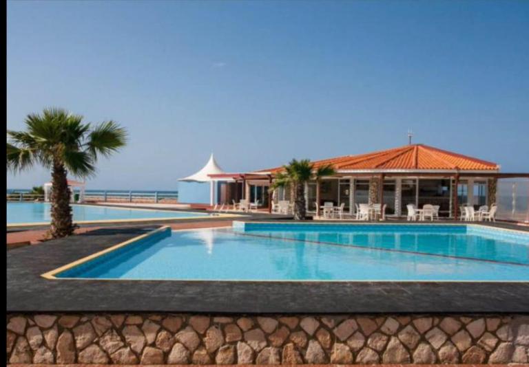 Beach Townhouse - Murdeira Village - Bed and Breakfast Beirona