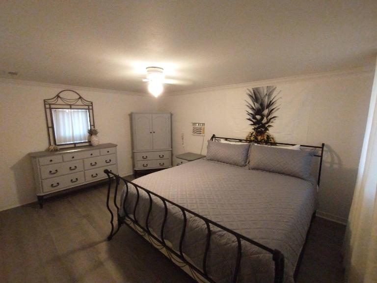 Welcome to Pineapple House! - B&B Pensacola