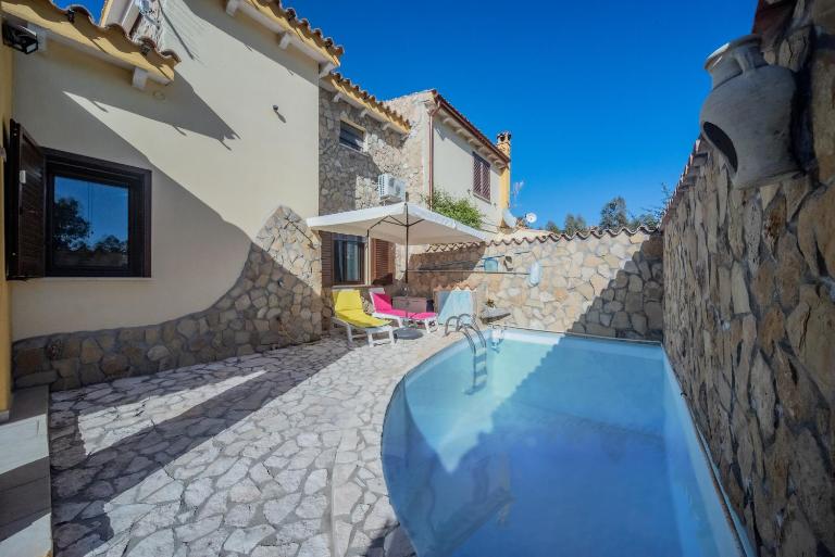 Villa Tiziana&Alessia - B&B Castiadas
