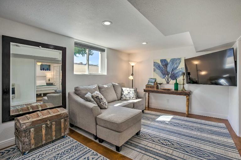4 Mi to Coors Field: Charming Apartment w/ Patio - Bed and Breakfast Denver