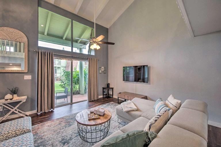 ‘Coastal Escape’ Condo w/ Pool, Near Beaches! - Chambres d'hôtes Princeville