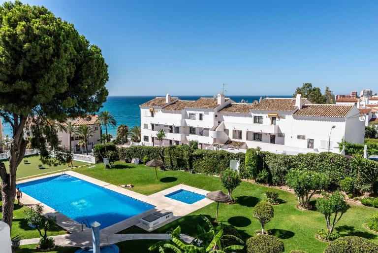 Cisnes Benalmádena Beach - B&B Benalmádena