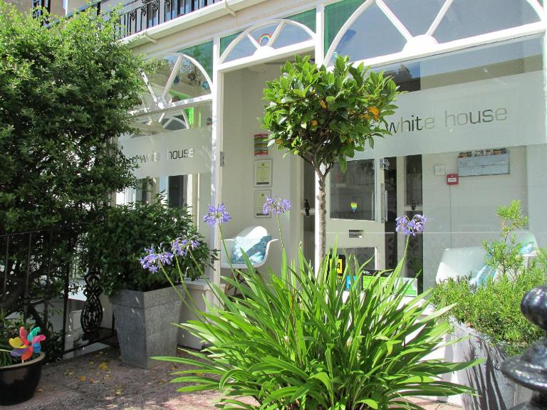 The White House - B&B Brighton