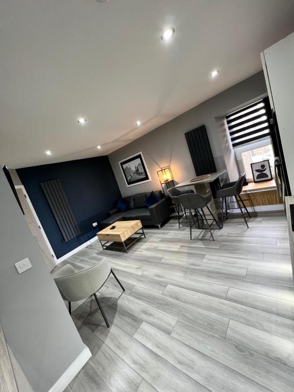 Modern 3BR Apartment - Sleeps 6 - Parking & Pets - Coast Serviced Apartments - Enquire for Trade & Long Stays - Chambres d'hôtes Wick