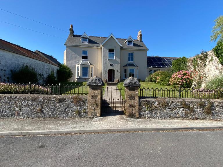 East Llanteg Guest House - B&B Amroth