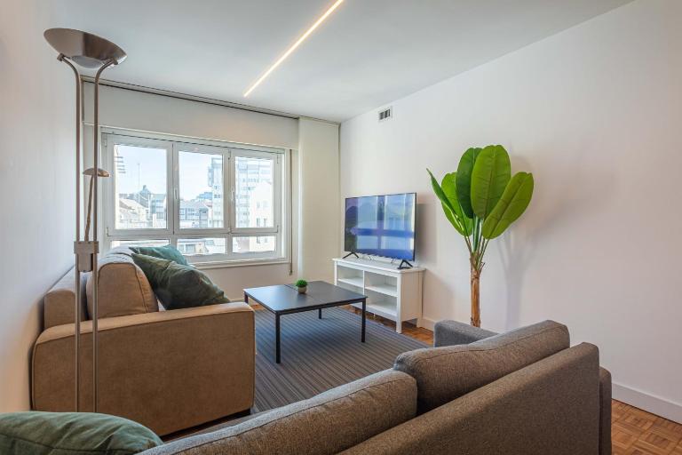 ATICO PLAYA ORZAN CENTRO GARAJE gratis MISMO EDIFICI0 - B&B A Coruña