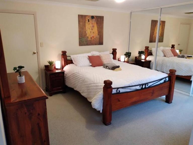 Across the road from the best Pub in Kalgoorlie!!! - Chambres d'hôtes Kalgoorlie