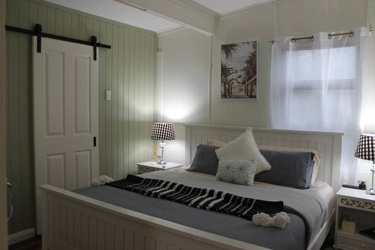 Little Ray on Sunshine. Hamptons style beachhouse - B&B Wyreema
