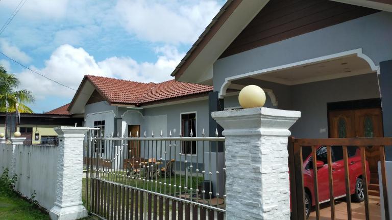 Ulya Homestay 1 - Ferienwohnung Kampung Raja