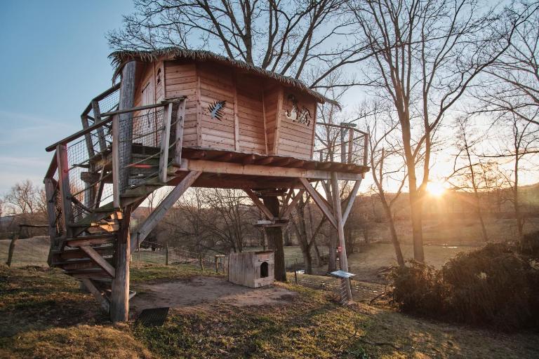 Treehouse Křemílek - B&B Jesenice