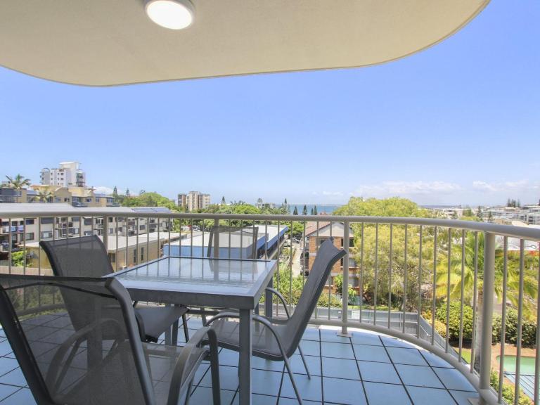 Cheltenham Apartments Unit 11 40 King St - B&B Caloundra