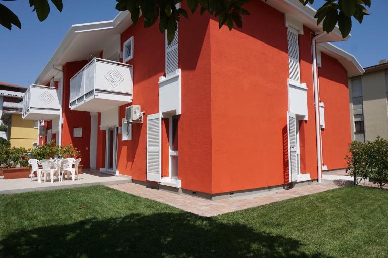 Flat with garden near the beach - Bed and Breakfast Porto Santa Margherita