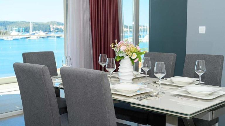 Seaside Luxury Apartment Trogir - B&B Trogir