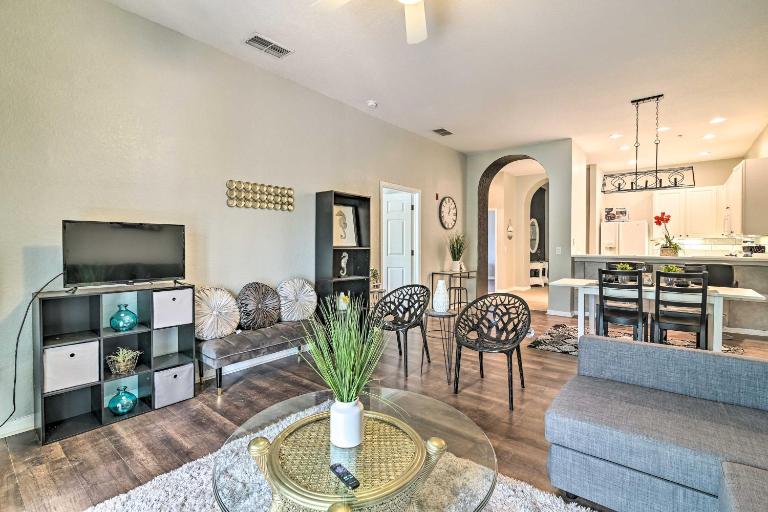 Bahama Bay Condo w/ Patios < 10 Mi to Disney! - Chambres d'hôtes Kissimmee